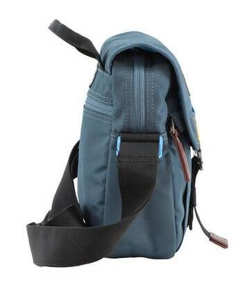 Torba na ramię z poliestru Discovery Icon 711 niebieska